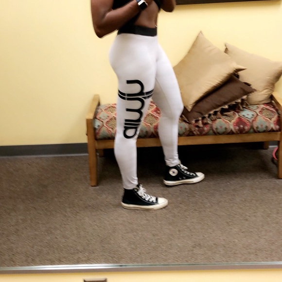 SOLD🚫 Aim’n white and black leggings - Picture 5 of 5